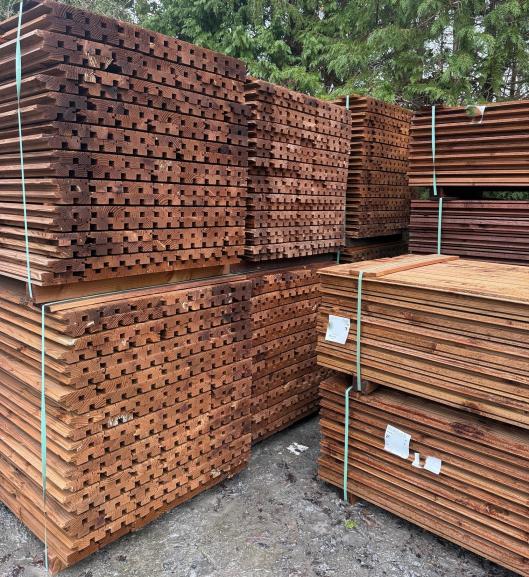 Photos Bardage Clin Faux Claire Voie 44 x 135 mm Trait� Classe 3 Marron