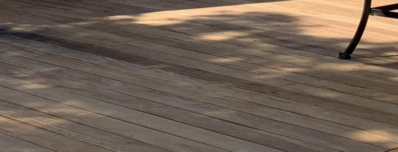 LAMES DE TERRASSE BOIS EXOTIQUE LAME Grisée avec le temps PRIX DISCOUNT LAMES DE TERRASSE BOIS EXOTIQUE